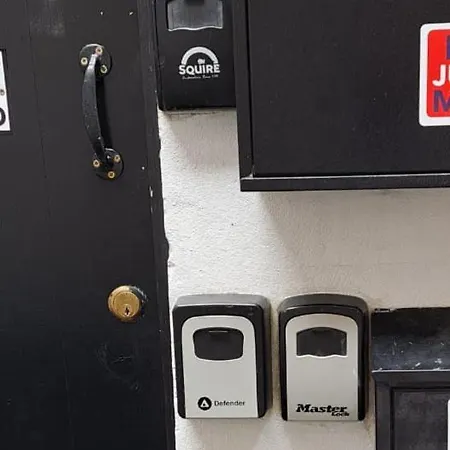 Unique, Large 2 Bedroom Flat * 卡莱尔