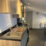 Unique, Large 2 Bedroom Flat Апартаменты