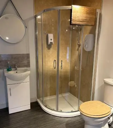 Unique, Large 2 Bedroom Flat *