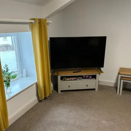 Unique, Large 2 Bedroom Flat Апартаменты *
