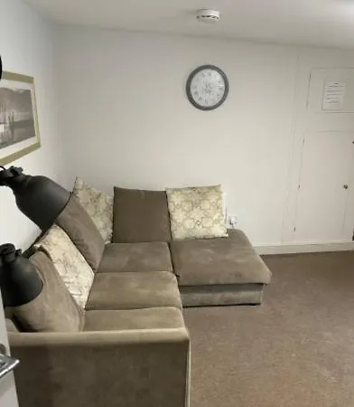Апартаменты Unique, Large 2 Bedroom Flat