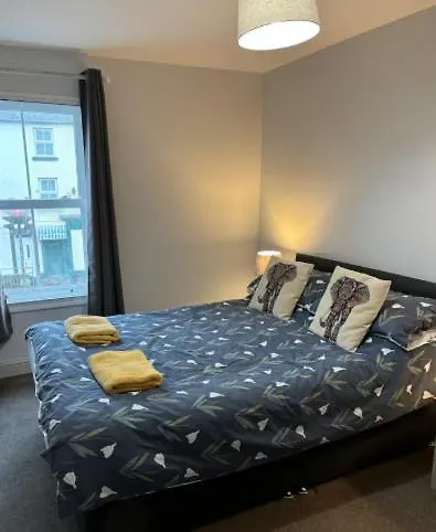 דירה Unique, Large 2 Bedroom Flat *