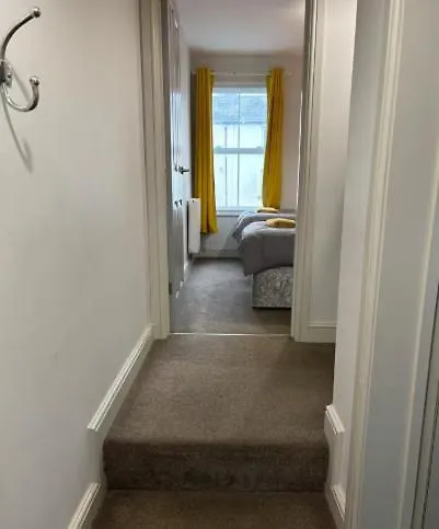 דירה Unique, Large 2 Bedroom Flat קרליסל